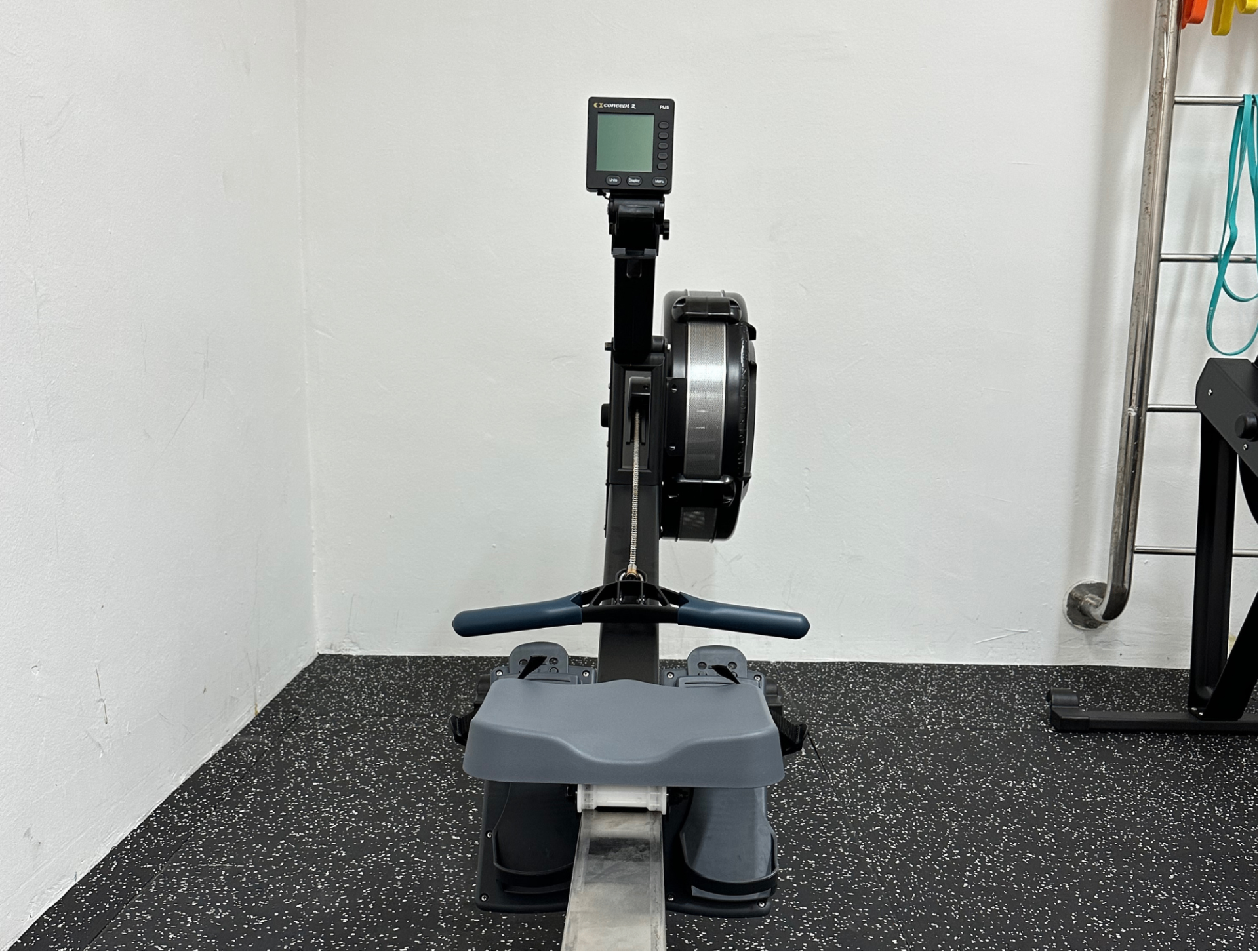 Image 7: Gym space 4